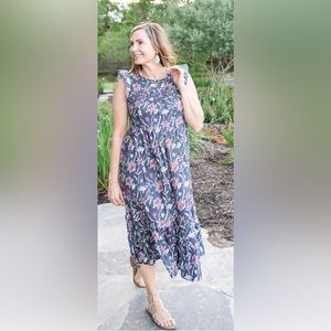 *BNWT* Universal thread dress